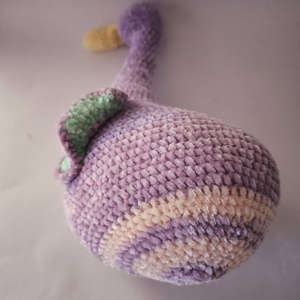 Puha lila liba _Amigurumi figura, alvóka, dísz - játék & sport - plüssállat & játékfigura - madár - Meska.hu