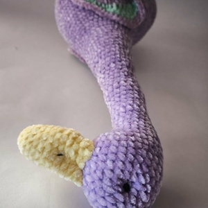 Puha lila liba _Amigurumi figura, alvóka, dísz - játék & sport - plüssállat & játékfigura - madár - Meska.hu