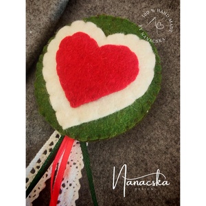 Gyapjúfilc kokárda - szív kerek - ékszer - kitűző és bross - Meska.hu