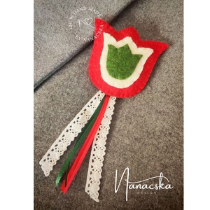Gyapjúfilc kokárda - tulipános - ékszer - kitűző és bross - Meska.hu