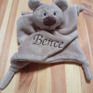 Alvóka, rongyi, macis, alvókendő, szundikendő, Baba - mama, Baba játékok, Szundikendő, alvóka, Varrás, Extrapuha kis macis alvókendő bőrbarát anyagból, amire minden kis babának szüksége van. Segít az el..., MESKA