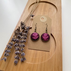 Ciklámen levélmintás lógós fülbevaló - ékszer - fülbevaló - lógó fülbevaló - Meska.hu