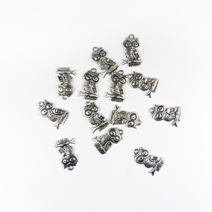 Bagoly ékszerdísz, fityegő, charm 14x22mm (4db) - kellékek & szerszámok - gyöngyfűzés kellékek - fém köztesek - Meska.hu