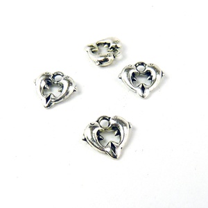 Delfines szívecske ékszerdísz, fityegő, charm 11x12mm (4db) - Meska.hu