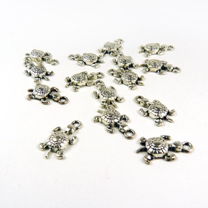 Teknős ékszerdísz, fityegő, charm 11x19mm (4db) - kellékek & szerszámok - gyöngyfűzés kellékek - fém köztesek - Meska.hu