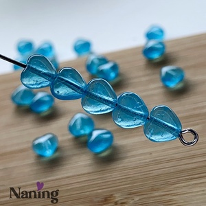 Cseh üveggyöngy - preciosa - szivecske - türkizkék - 20db - kellékek & szerszámok - gyöngyfűzés kellékek - egyéb alkatrész - Meska.hu