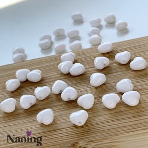 Cseh üveggyöngy - preciosa - szivecske - fényes fehér - 20db, Kellékek & szerszámok, Gyöngyfűzés kellékek, Egyéb alkatrész, , MESKA