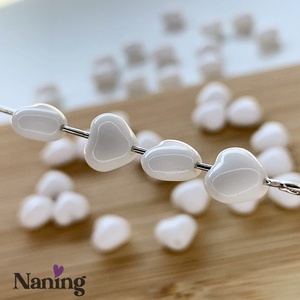 Cseh üveggyöngy - preciosa - szivecske - fényes fehér - 20db - kellékek & szerszámok - gyöngyfűzés kellékek - egyéb alkatrész - Meska.hu