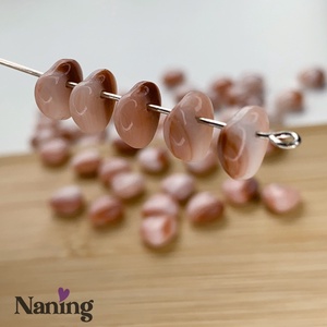 Cseh üveggyöngy - preciosa - szivecske - sávos krémszín/barna - 20db - kellékek & szerszámok - gyöngyfűzés kellékek - egyéb alkatrész - Meska.hu