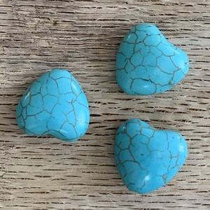 Howlite(türkinit) szív - kék színű - fúrt szív - 20-20mm - 3db - Meska.hu