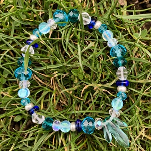 Preciosa cseh üveggyöngy gumis karkötő - türkizkék/átlátszó, Ékszer, Karkötő, Gyöngyös karkötő, Ékszerkészítés, Gyöngyfűzés, gyöngyhímzés, MESKA