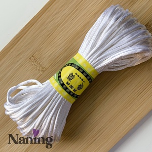 5 méter szatén selyemzsinór - fehér - 2mm  (60ft/m) - kellékek & szerszámok - rövidáru - fonal, cérna - kevert fonal - Meska.hu