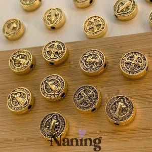 3db Szent Benedek köztes/összekötőelem 10x3mm � antik arany  (100ft/db) - kellékek & szerszámok - gyöngyfűzés kellékek - fém köztesek - Meska.hu