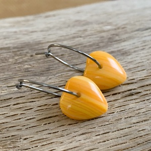 Cseh üveggyöngy fülbevaló - rozsdamentes acél karikán - két színben - Meska.hu