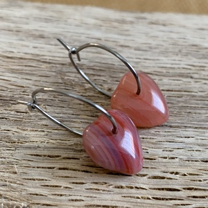 Cseh üveggyöngy fülbevaló - rozsdamentes acél karikán - két színben - ékszer - fülbevaló - karika fülbevaló - Meska.hu