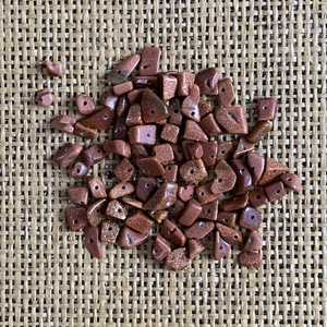 10 gramm ásvány splitter kb.: 5-10mm - s fúrt ásványkavicskák - 3 féle - Meska.hu