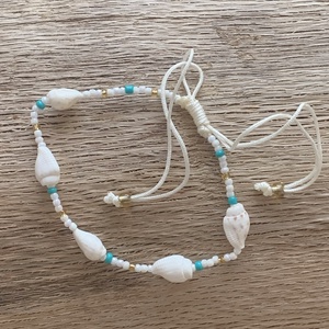 KARKÖTŐ - 2db - csigás/kagylós/gyöngyös - csúszócsomós - állítható méret  (400ft/db) - ékszer - karkötő - gyöngyös karkötő - Meska.hu