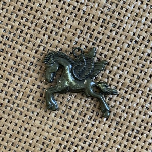 2 db nagyméretű ló medál  (300ft/db) - ékszer - nyaklánc - medál - Meska.hu