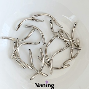 30db - ívelt - csavart - csőköztes - 2x24mm (15ft/db), Kellékek & szerszámok, Gyöngyfűzés kellékek, Fém köztesek, , MESKA