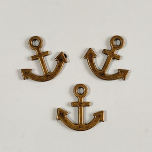 6db VASMACSKA - charm - medál - antik réz - 17x17mm  (60ft/db), Kellékek & szerszámok, Ékszerkellék, Charmok, , MESKA