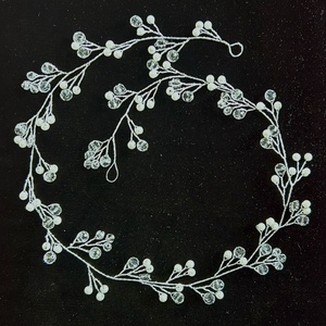 ESKÜVŐI gyöngyös hajdísz - ezüst/fehér - 50cm - esküvő - hajdísz - hajpánt - Meska.hu