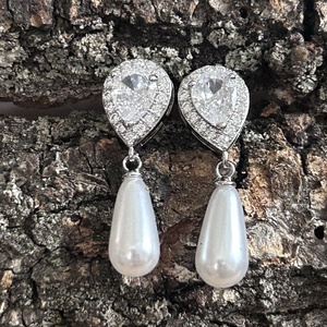 ESKÜVŐI - csiszolt köves - strasszos lógós fübevaló - csepp alakú akrilgyönggyel , Ékszer, Fülbevaló, Lógó csepp fülbevaló, Ékszerkészítés, MESKA