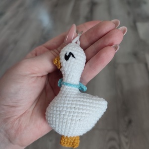 Horgolt libás kulcstartó  - táska & tok - kulcstartó & táskadísz - kulcstartó - Meska.hu