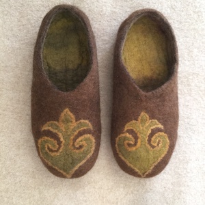 Férfi Nemez papucs bőr talppal. 42 es méret - ruha & divat - cipő & papucs - papucs - Meska.hu