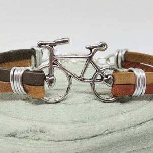 Biciklis karkötő - ékszer - karkötő - karkötő medállal - Meska.hu