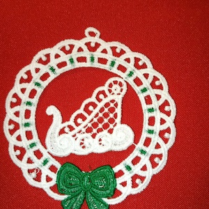 Csipke dísz keretben, többféle, felakasztható - Színes szánkó, Karácsony, Karácsonyi lakásdekoráció, Karácsonyfadíszek, Csipkekészítés, MESKA