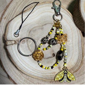 Fekete-sárga gyöngy kulcstartó - táska & tok - kulcstartó & táskadísz - táskaakasztó - Meska.hu