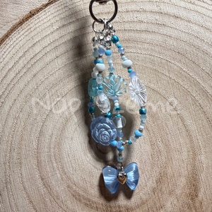 Kék-fehér gyöngy kulcstartó - táska & tok - kulcstartó & táskadísz - kulcstartó - Meska.hu