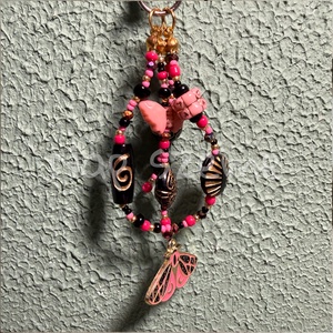 Fekete-rózsaszín gyöngy kulcstartó - táska & tok - kulcstartó & táskadísz - kulcstartó - Meska.hu