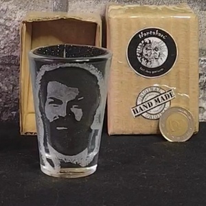 Bud Spencer mintás, kézzel gravírozott,üveg röviditalos pohár  - Meska.hu