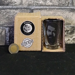 Bud Spencer mintás, kézzel gravírozott,üveg röviditalos pohár  - otthon & életmód - konyhafelszerelés, tálalás - tálalás - pálinkás poharak, szettek - Meska.hu
