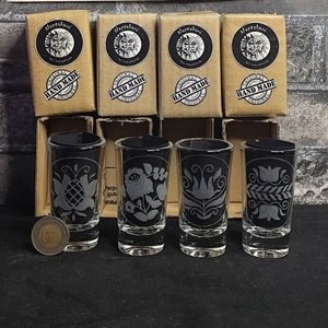 Kézzel gravírozott rövid italos pohár készlet magyar motívumokkal , Otthon & Életmód, Konyhafelszerelés, tálalás, Tálalás, Pálinkás poharak, szettek, Gravírozás, pirográfia, MESKA