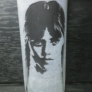 Wednesday mintás kézzel gravírozott üveg pohár  - Meska.hu