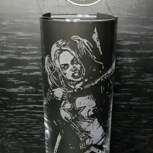 Harley Quinn mintás pohár , Otthon & Életmód, Konyhafelszerelés, tálalás, Tálalás, Pohár, Gravírozás, pirográfia, MESKA