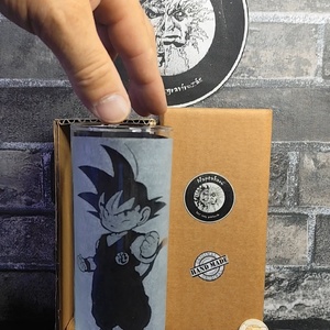 Son Goku , Otthon & Életmód, Konyhafelszerelés, tálalás, Tálalás, Pohár, , Kézzel gravírozott Dragonball Son Goku ihlette longdrinkes üveg pohár.Magassága 17 cm.Átmérő 7cm. Ű..., MESKA