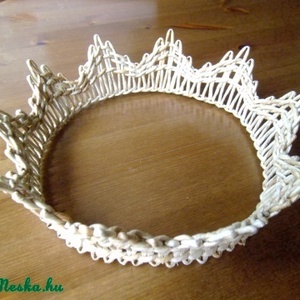 Korona csuhéból - felnőtt  -  - Meska.hu