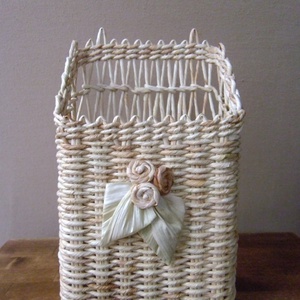 Tároló csuhéból - nagy - Meska.hu