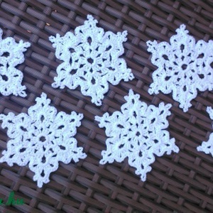 Horgolt hópelyhek I. -  - Meska.hu