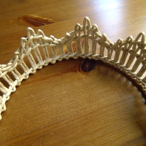 Korona csuhéból - gyermek - Meska.hu