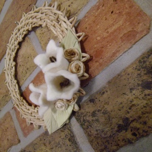 Ablak vagy ajtódísz - nemeztulipánokkal - Meska.hu