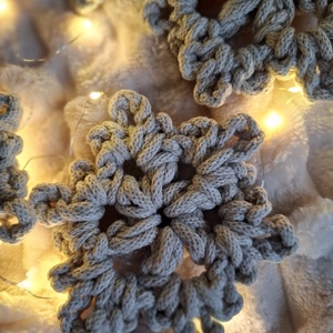 Hópehely - beige - karácsony - karácsonyi lakásdekoráció - karácsonyfadíszek - Meska.hu