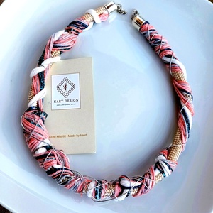 Bohémélet 2 nyaklánc, beige kötél, rózsaszín s kék színek fém dróttal - Meska.hu