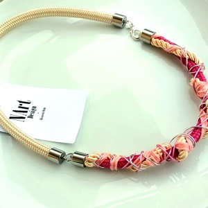 Rózsaszín mánia fonal, zsinór nyaklánc - ékszer - nyaklánc - statement nyaklánc - Meska.hu