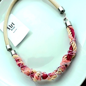 Rózsaszín mánia fonal, zsinór nyaklánc, Ékszer, Nyaklánc, Statement nyaklánc, Ékszerkészítés, Csomózás, MESKA