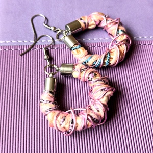 Lila mánia zsinór, fonal fülbevaló, Ékszer, Fülbevaló, Lógós kerek fülbevaló, Ékszerkészítés, Horgolás, MESKA