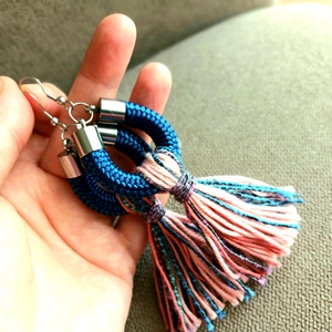 Kék, rózsaszín design fülbevaló - ékszer - fülbevaló - rojtos fülbevaló - Meska.hu